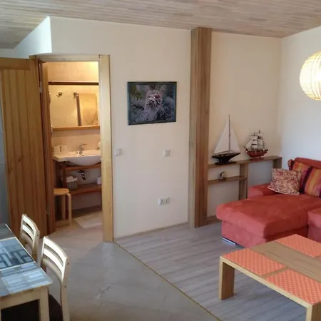 Svečių namai Molo Uzeiga 3*